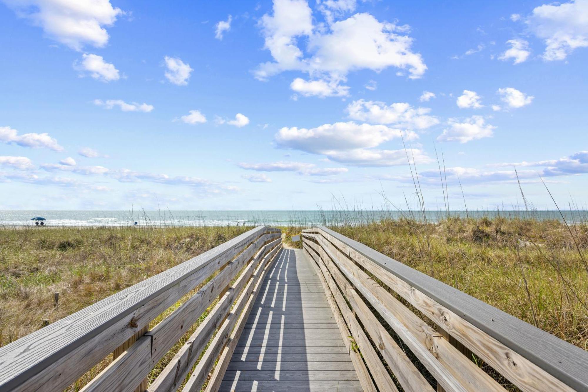 Direct Ocean Front 3br/2ba Dog Friendly **oceanfront** Apartment