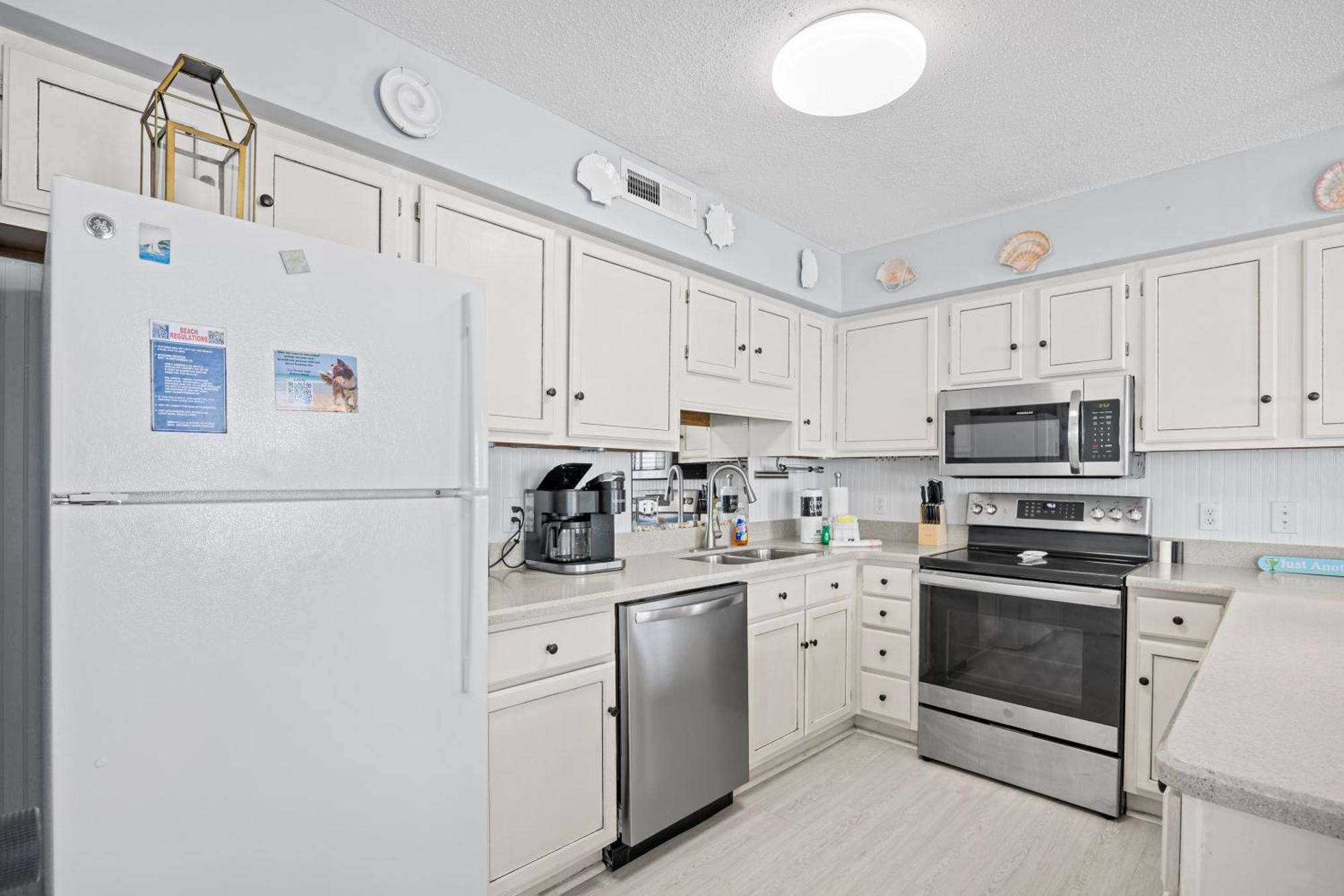 Apartment Direct Ocean Front 3br/2ba Dog Friendly **oceanfront**