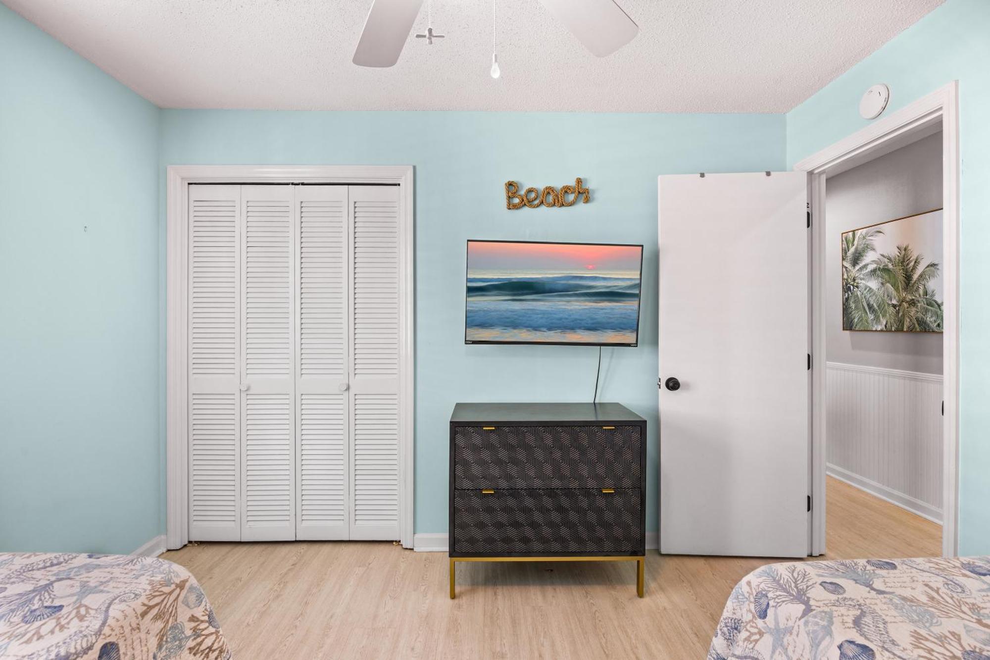 Apartment Direct Ocean Front 3br/2ba Dog Friendly **oceanfront** Myrtle Beach